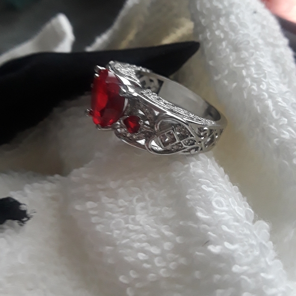Silver plated Ruby red heart ring. - Picture 2 of 5
